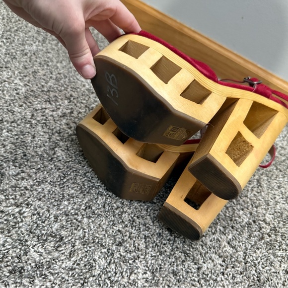 DV by Dolce Vita Red and Tan Platform Heels - Picture 5 of 6